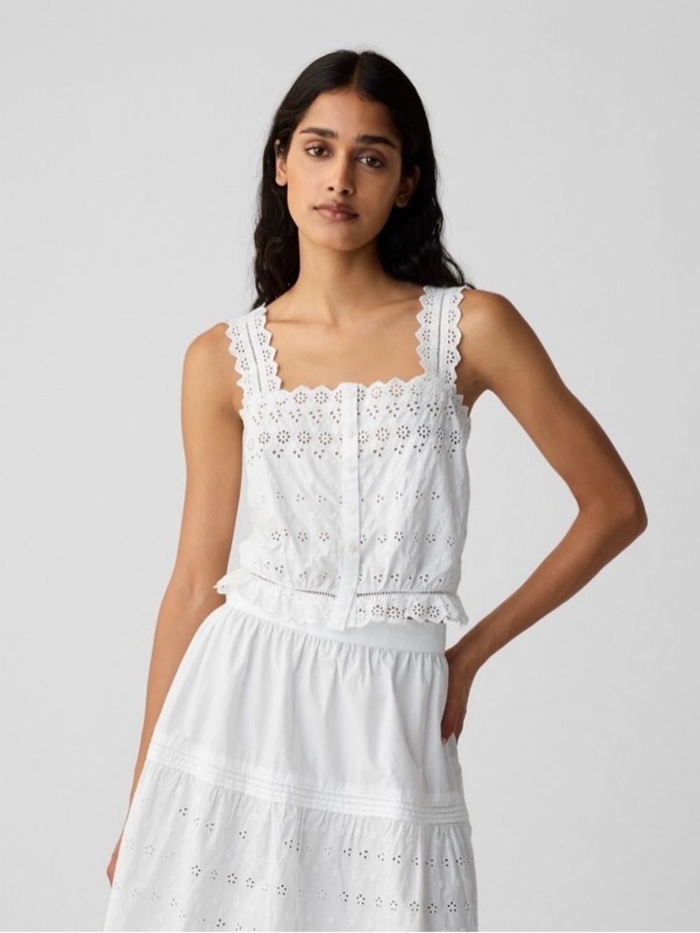 GAP x Doen Cropped Eyelet Ruffle Trim Tank Top in White Size Large
